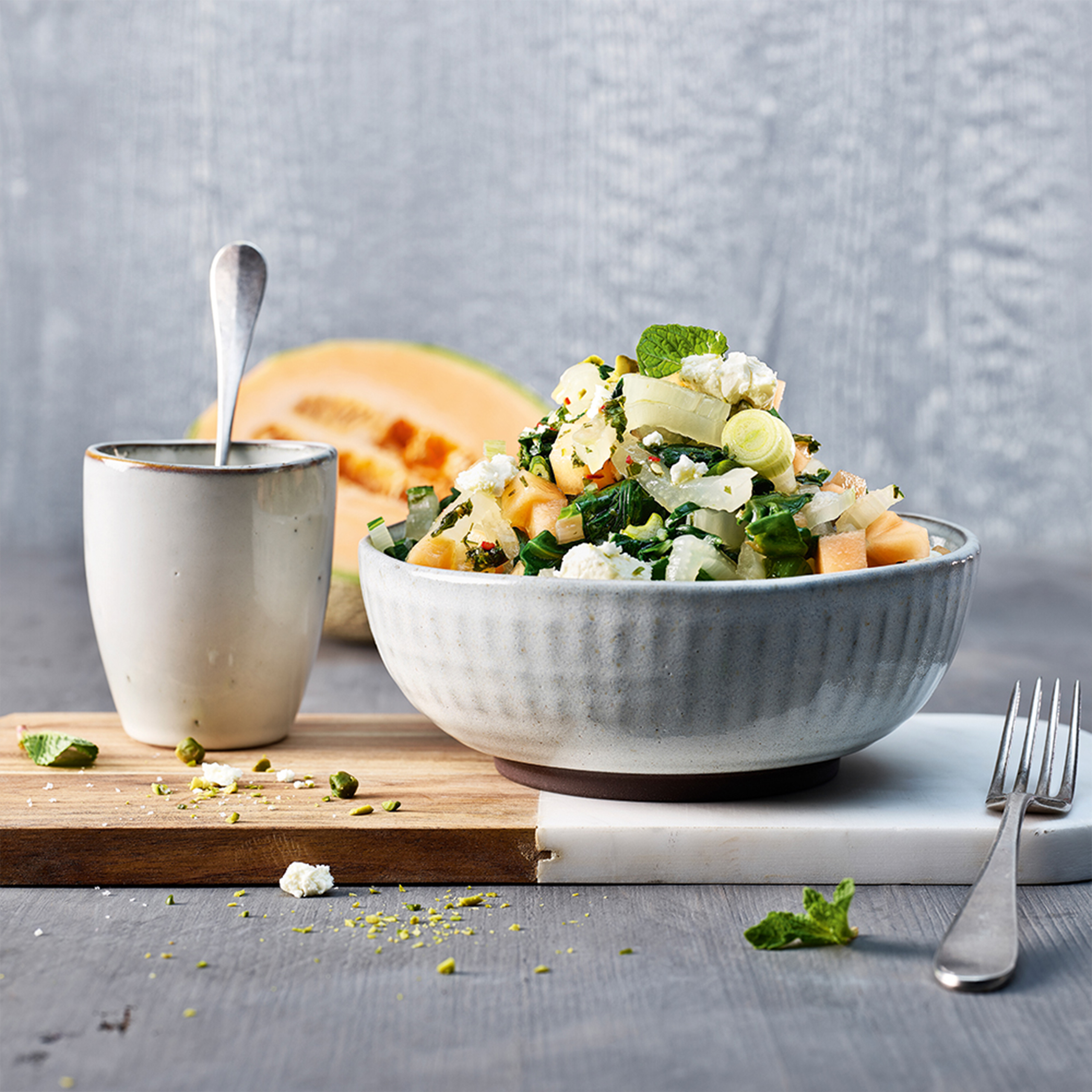 Melon- och mangoldsallad med Chilidressing