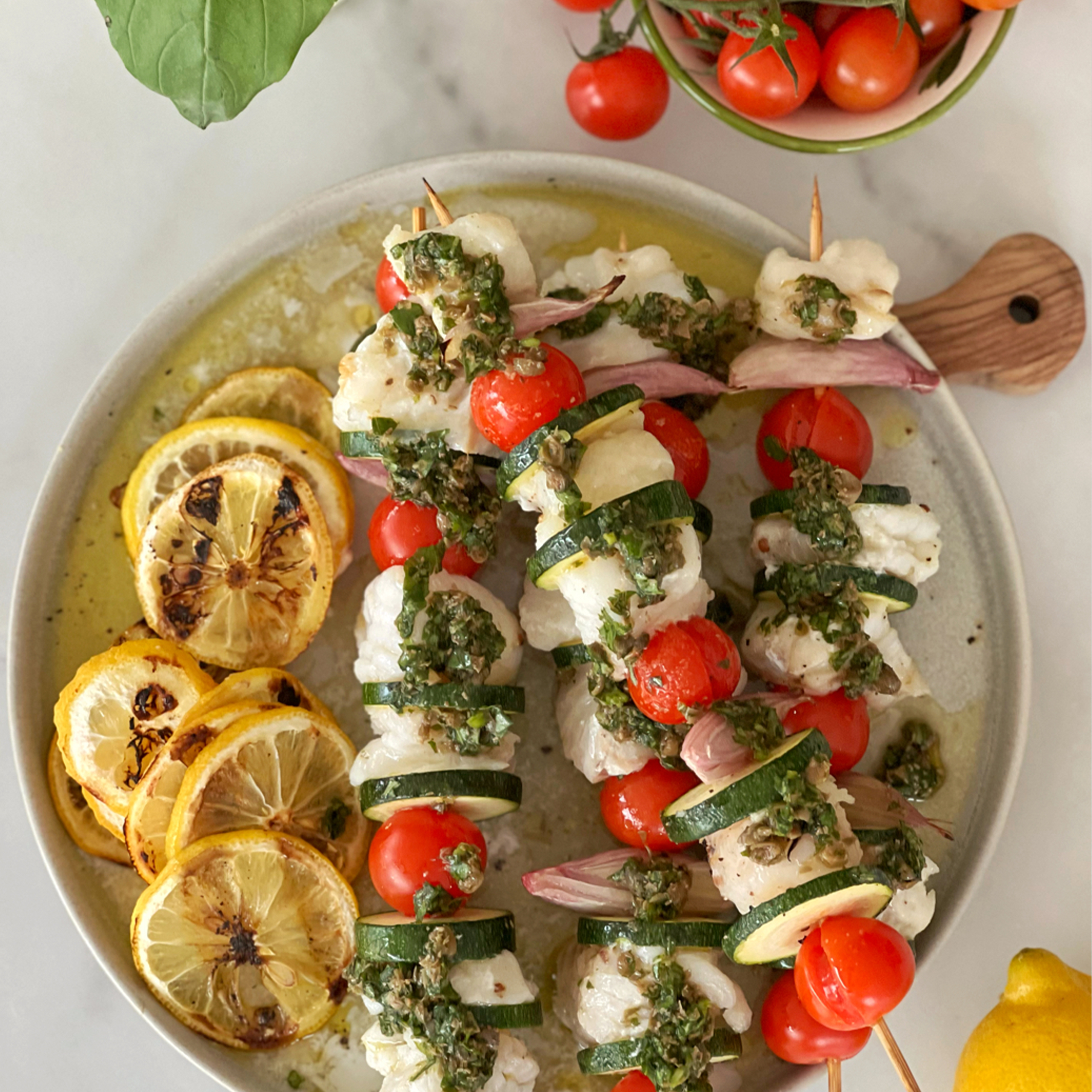 Grillad fisk med basilikavinägrette